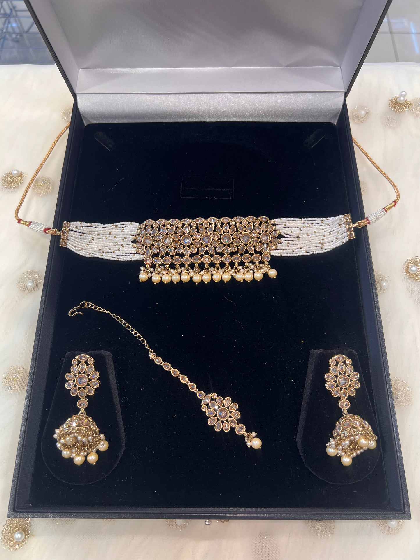 SAANVI - Gold
