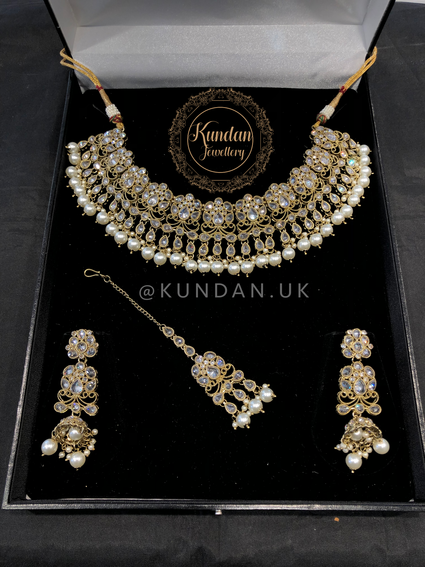 NISHA - Gold & White