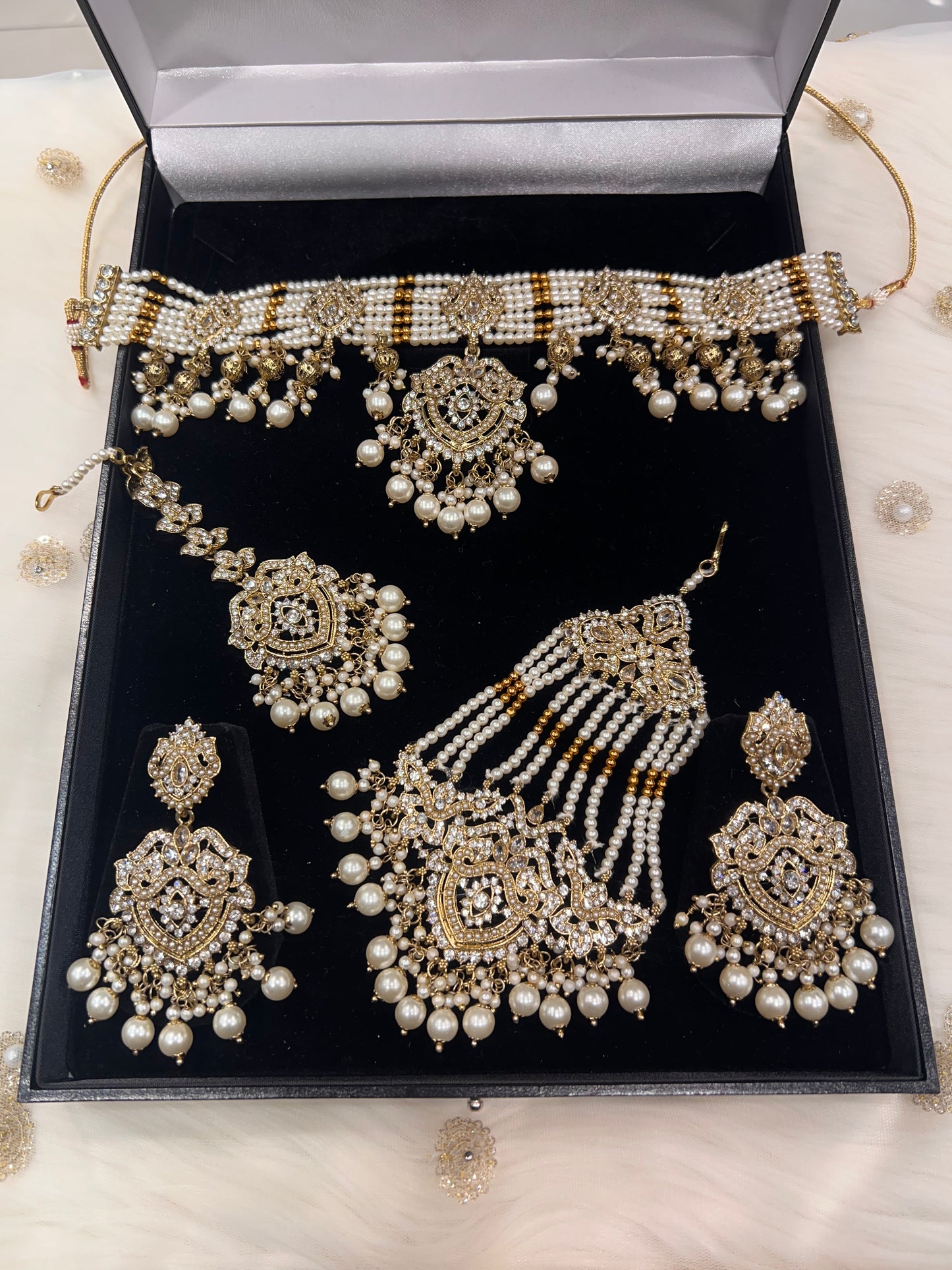 INAYA - Gold/White Pearl