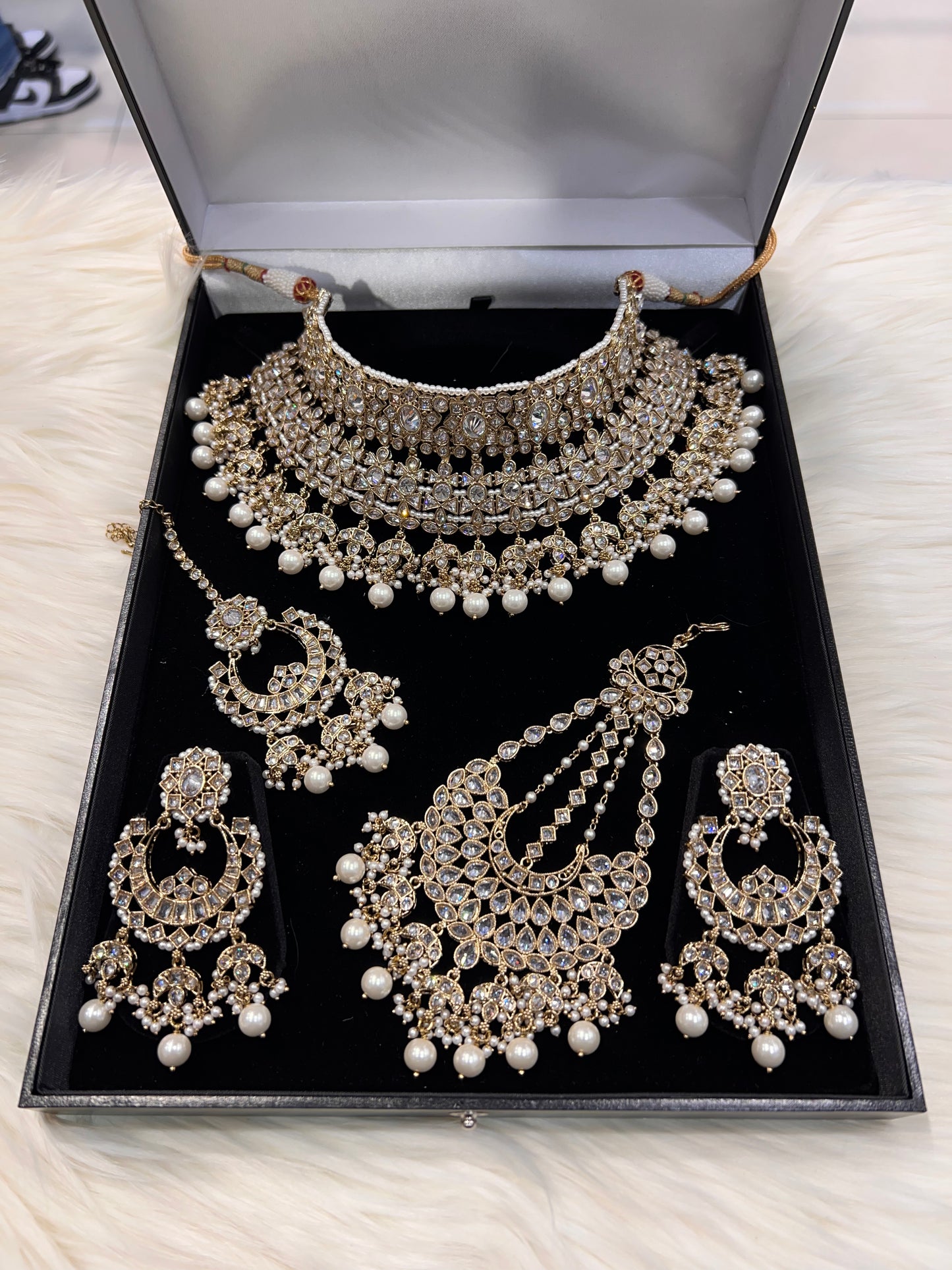 NEHA - White/Gold