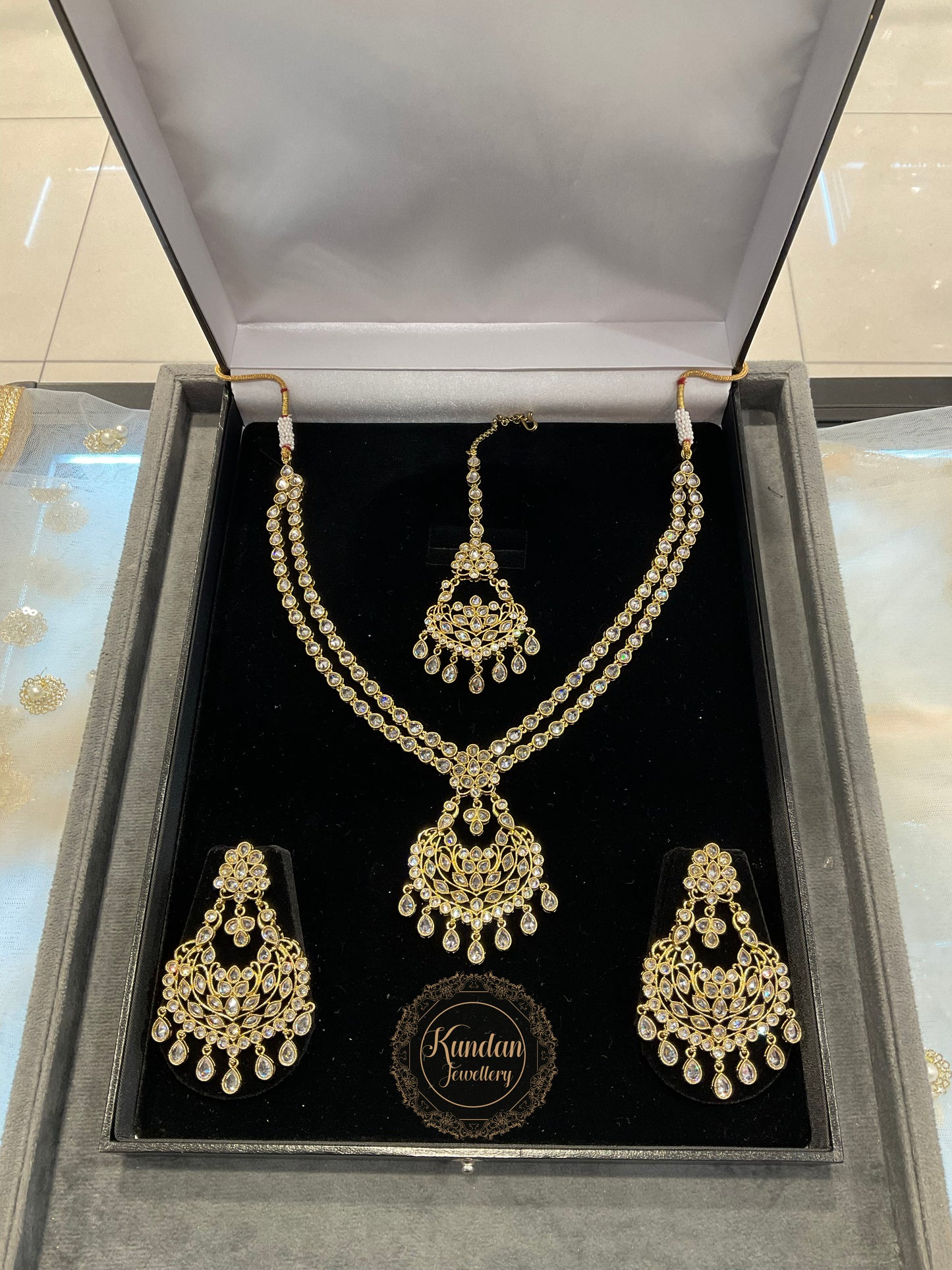 DEVIKA - Gold