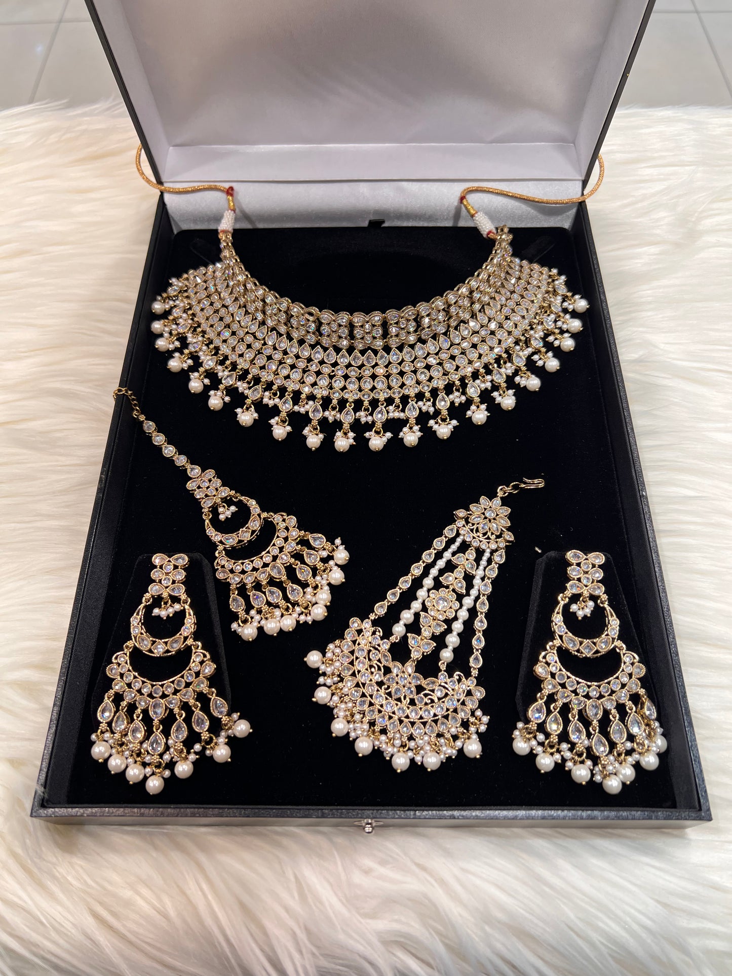 ZANIA - White/Gold