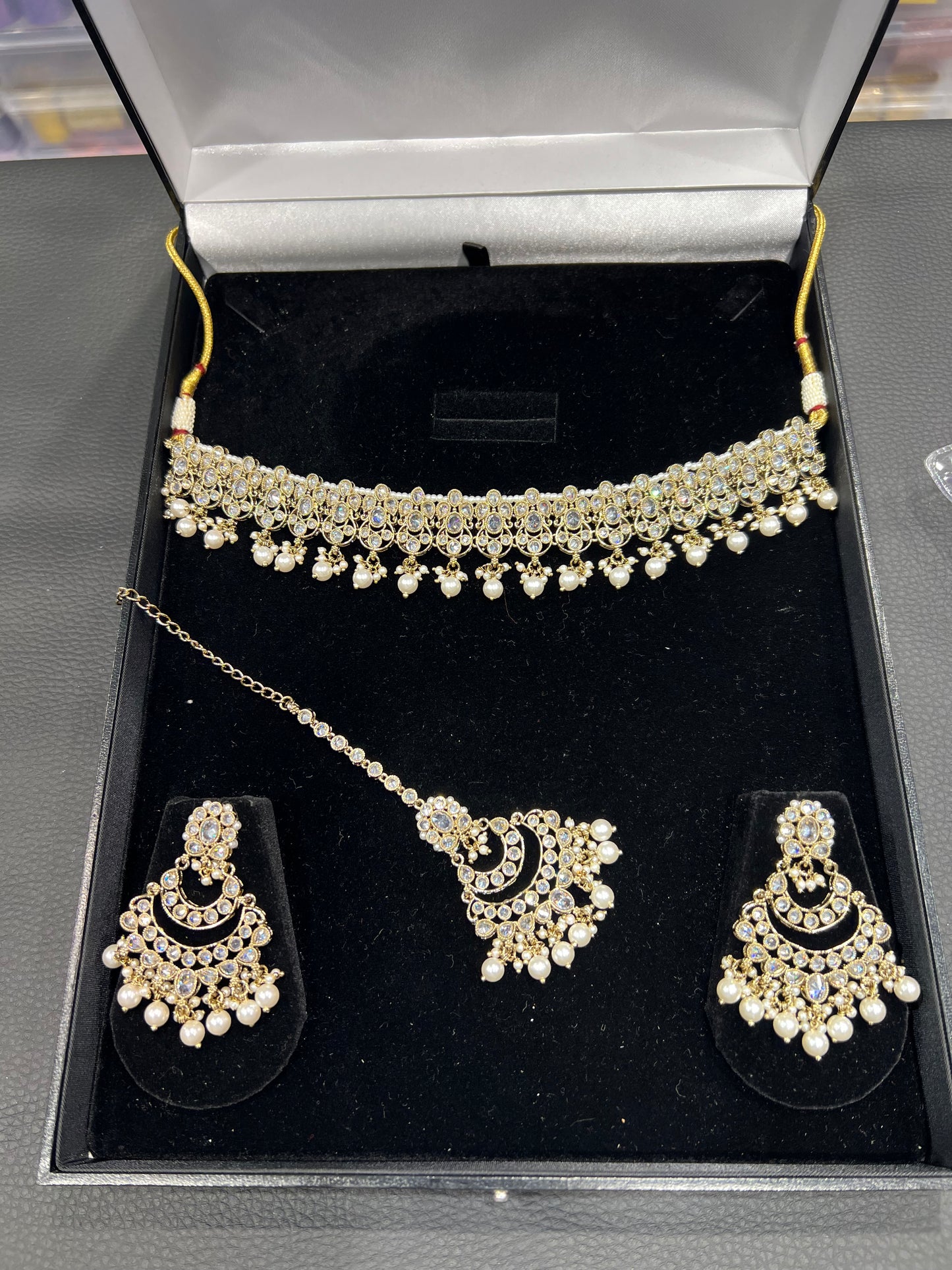 JASLEEN - White Gold/Pearl