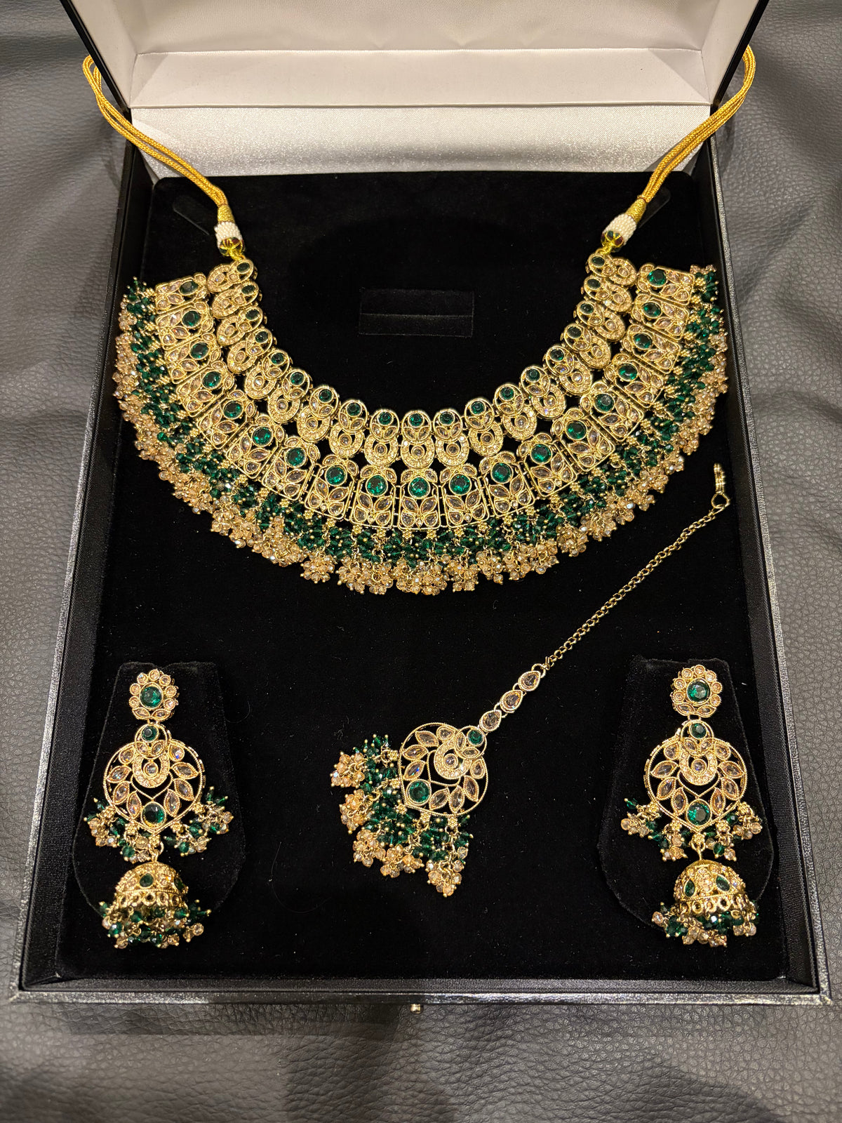 MUSKAN - Dark Green & Champagne Crystals