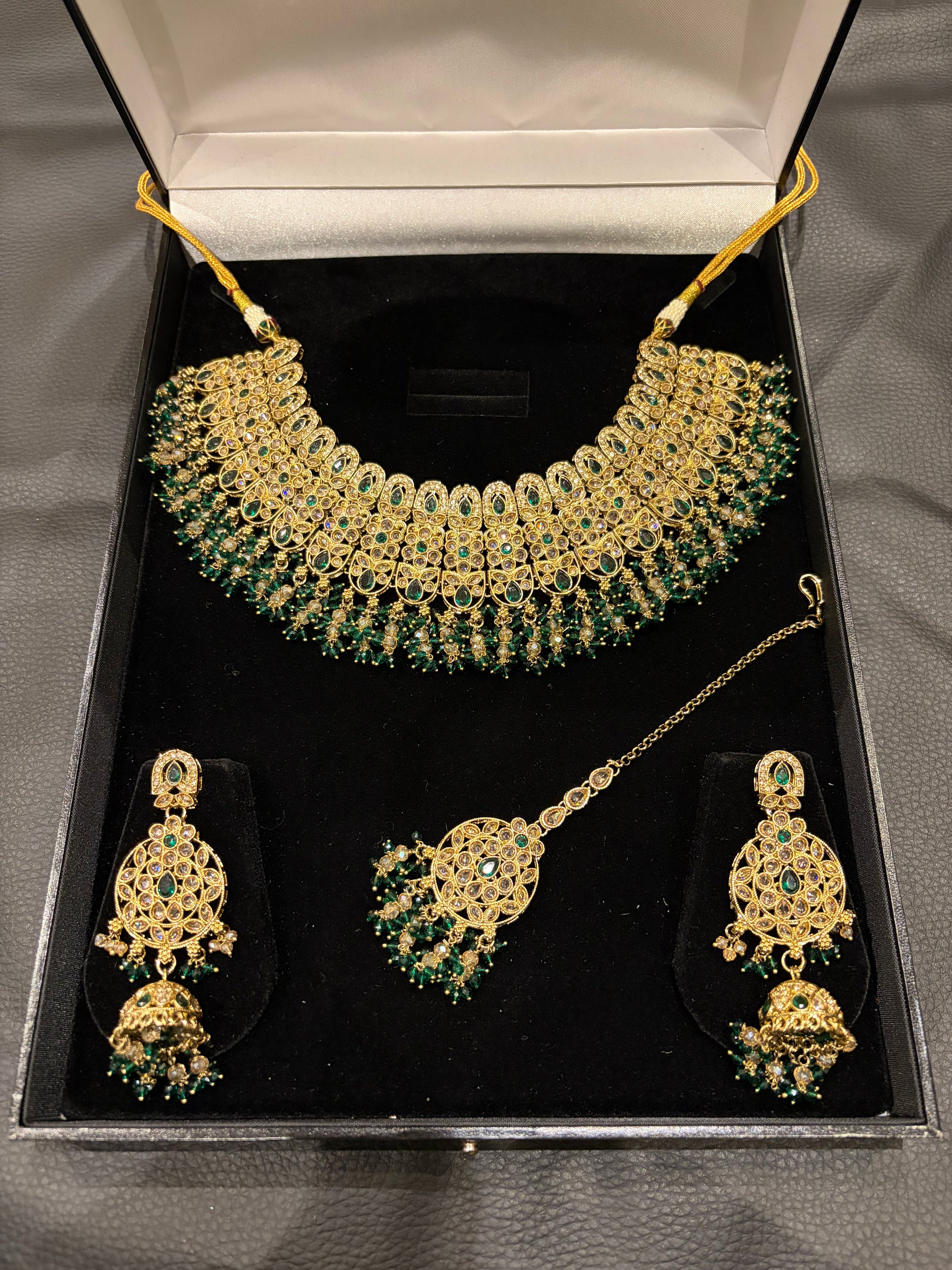 ARMIA - Dark Green & Champagne Crystals