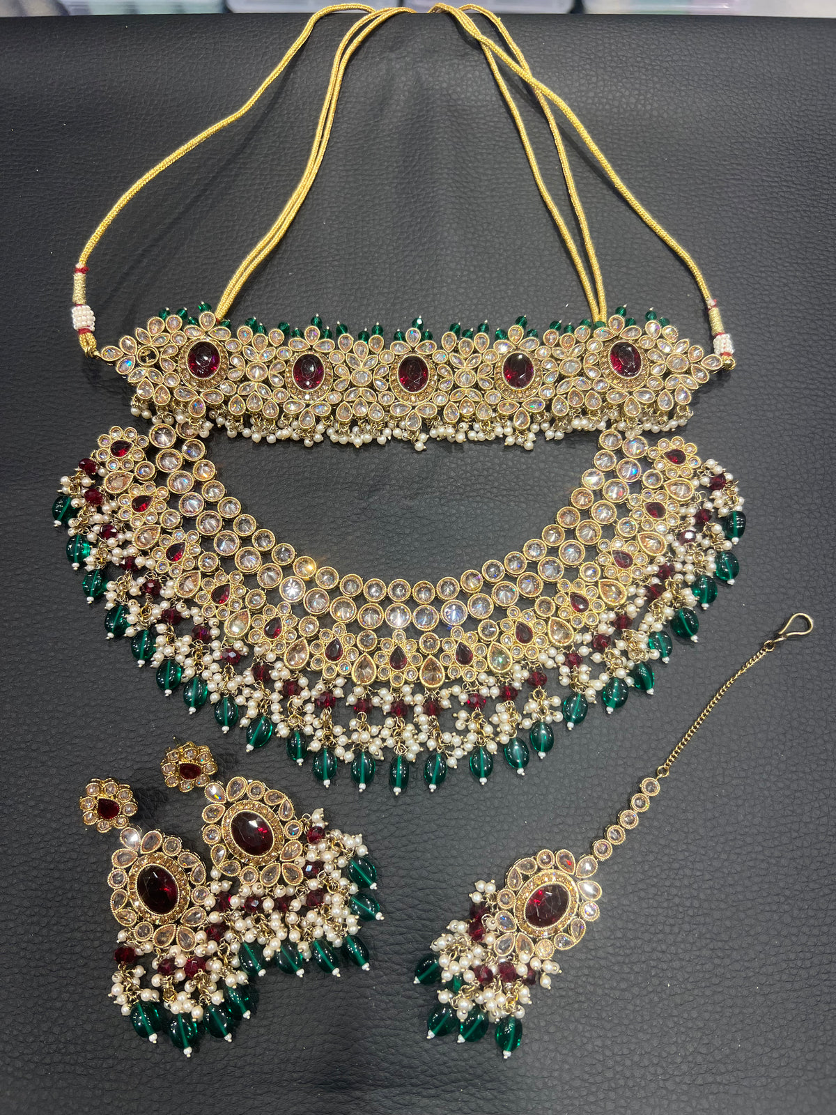 AMAN - Green/Maroon