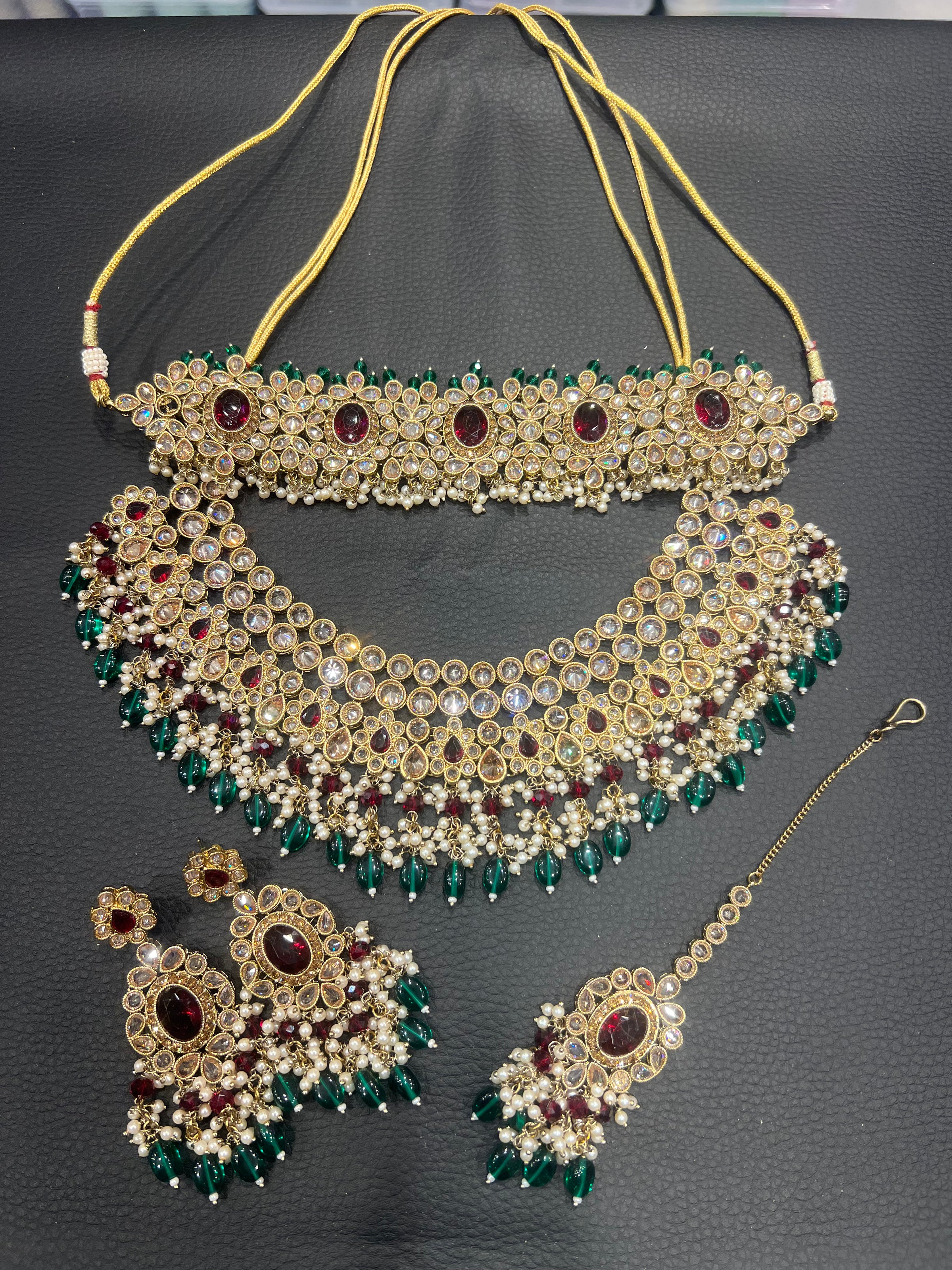 AMAN - Green/Maroon