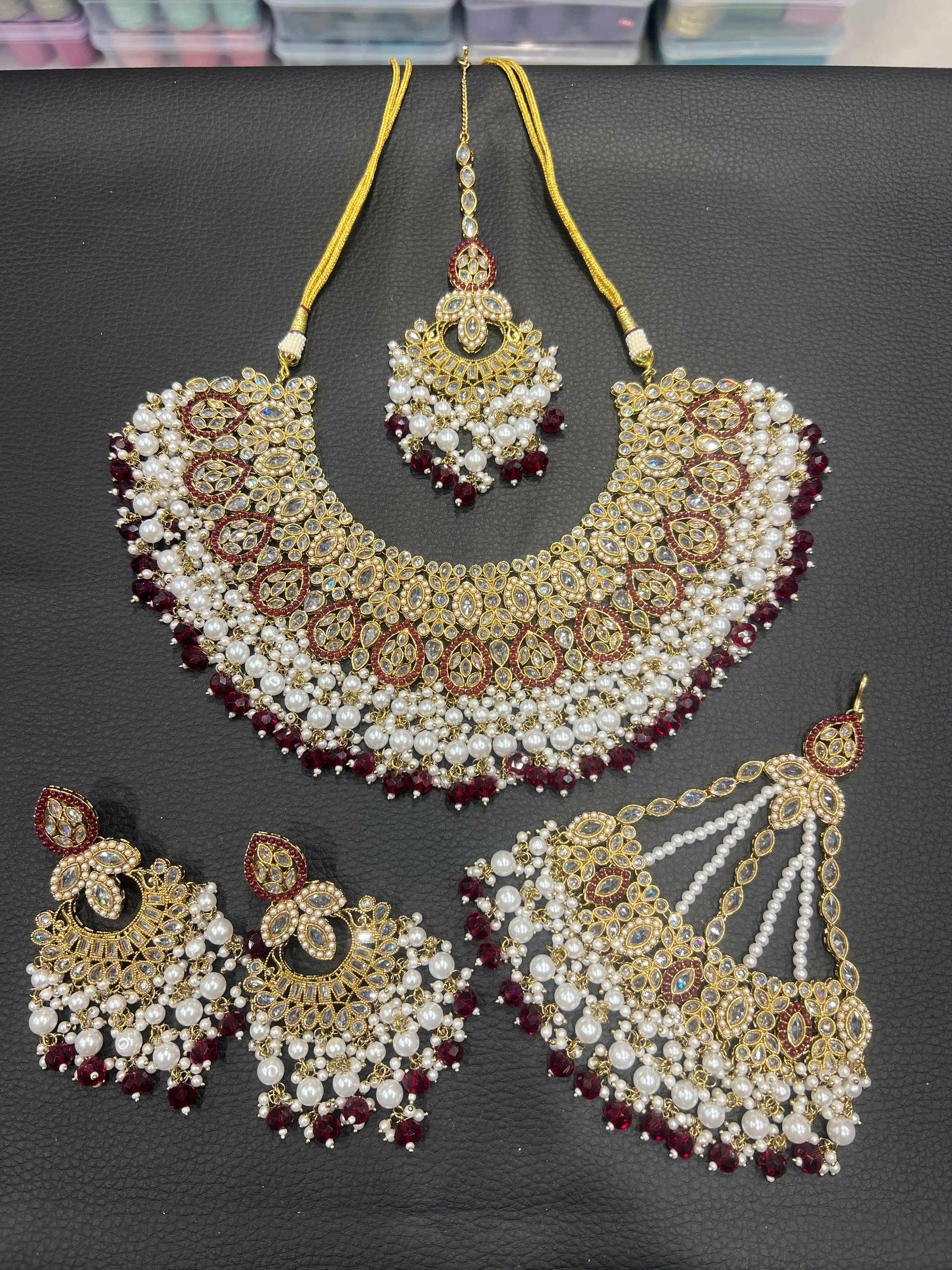 THAHMINA - White Gold/Maroon