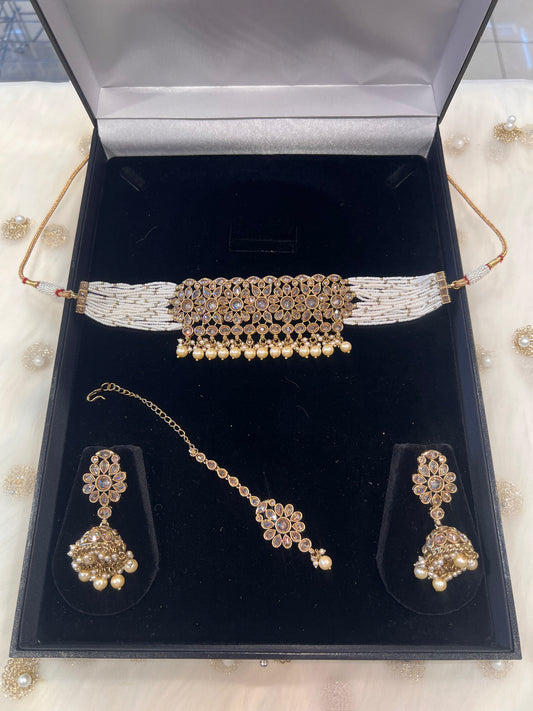 SAANVI - Gold