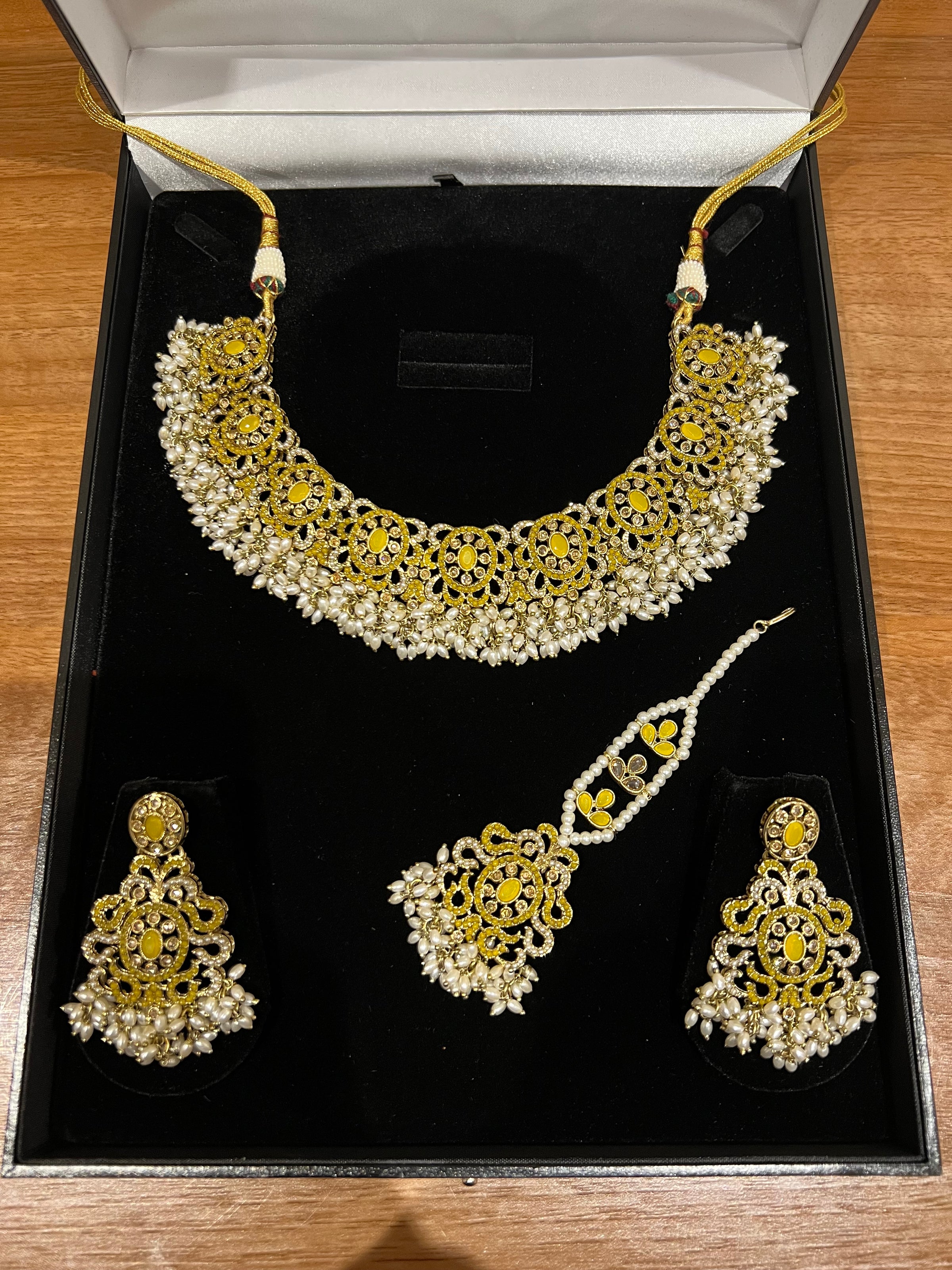 FARIYA - Yellow
