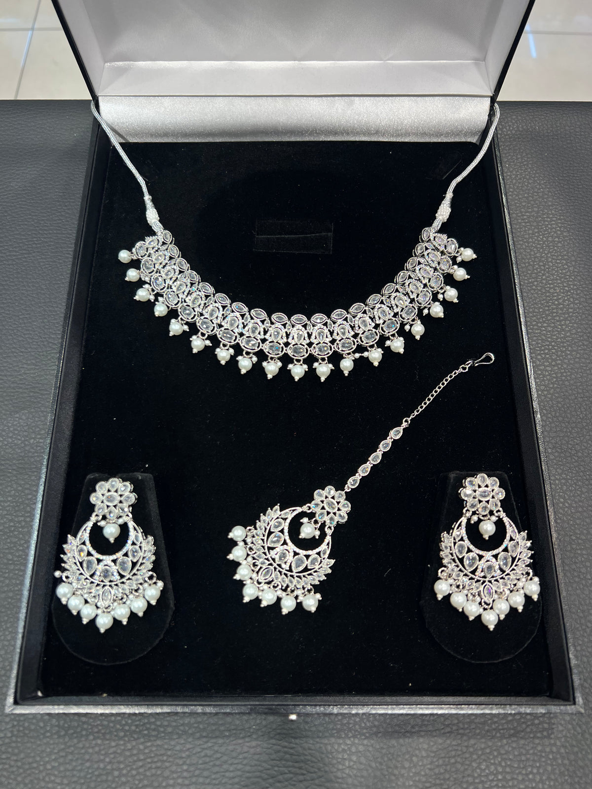 ATIQA - Silver/Pearl
