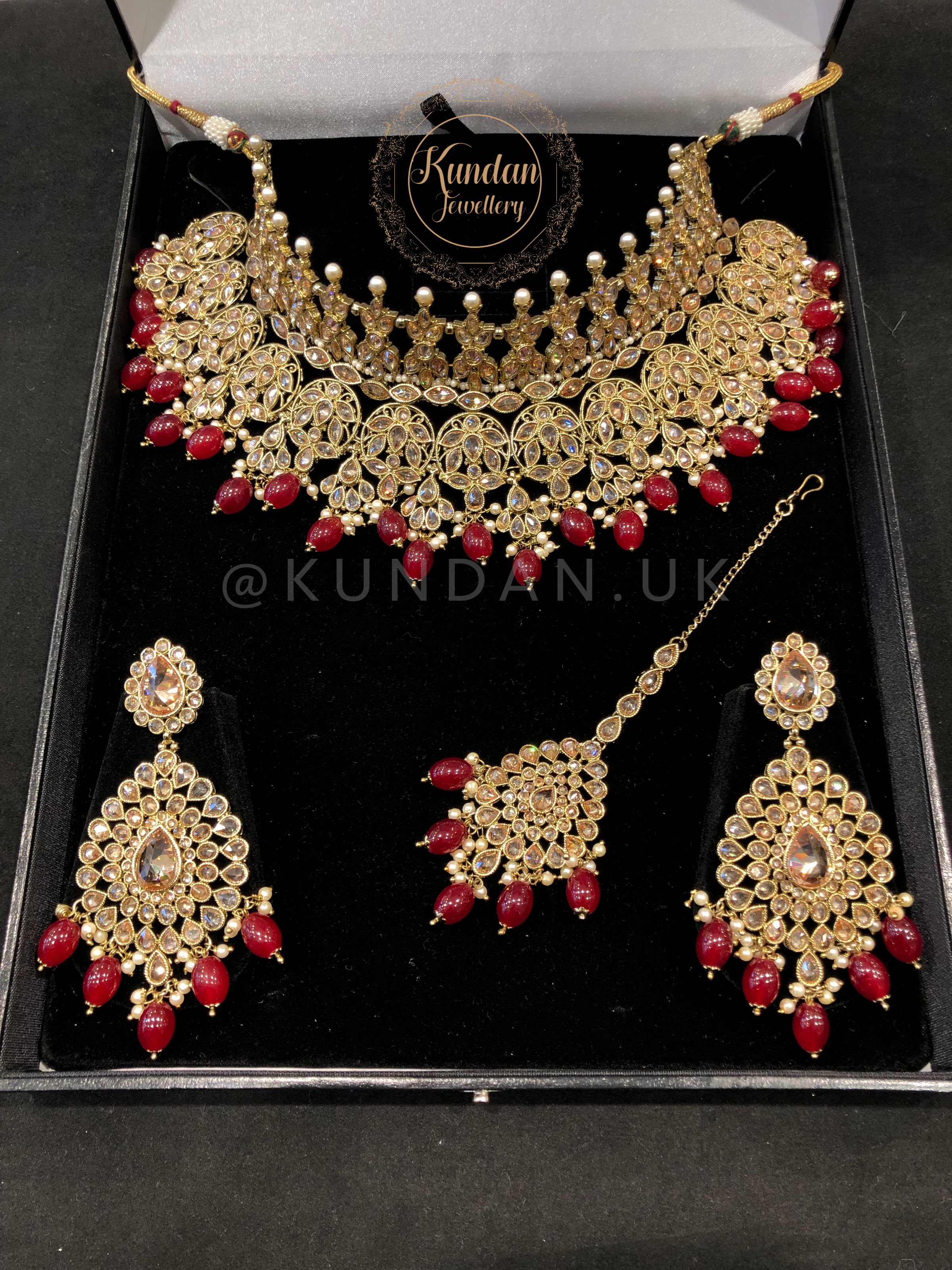 ANUSHKA - Maroon