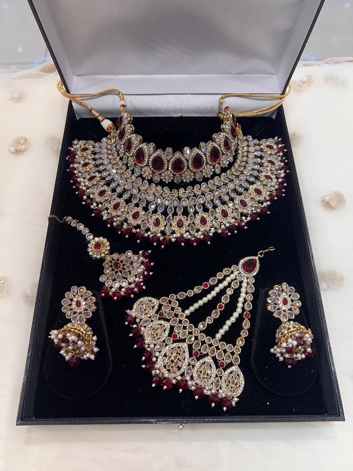 PALLAVI - White Gold/Maroon