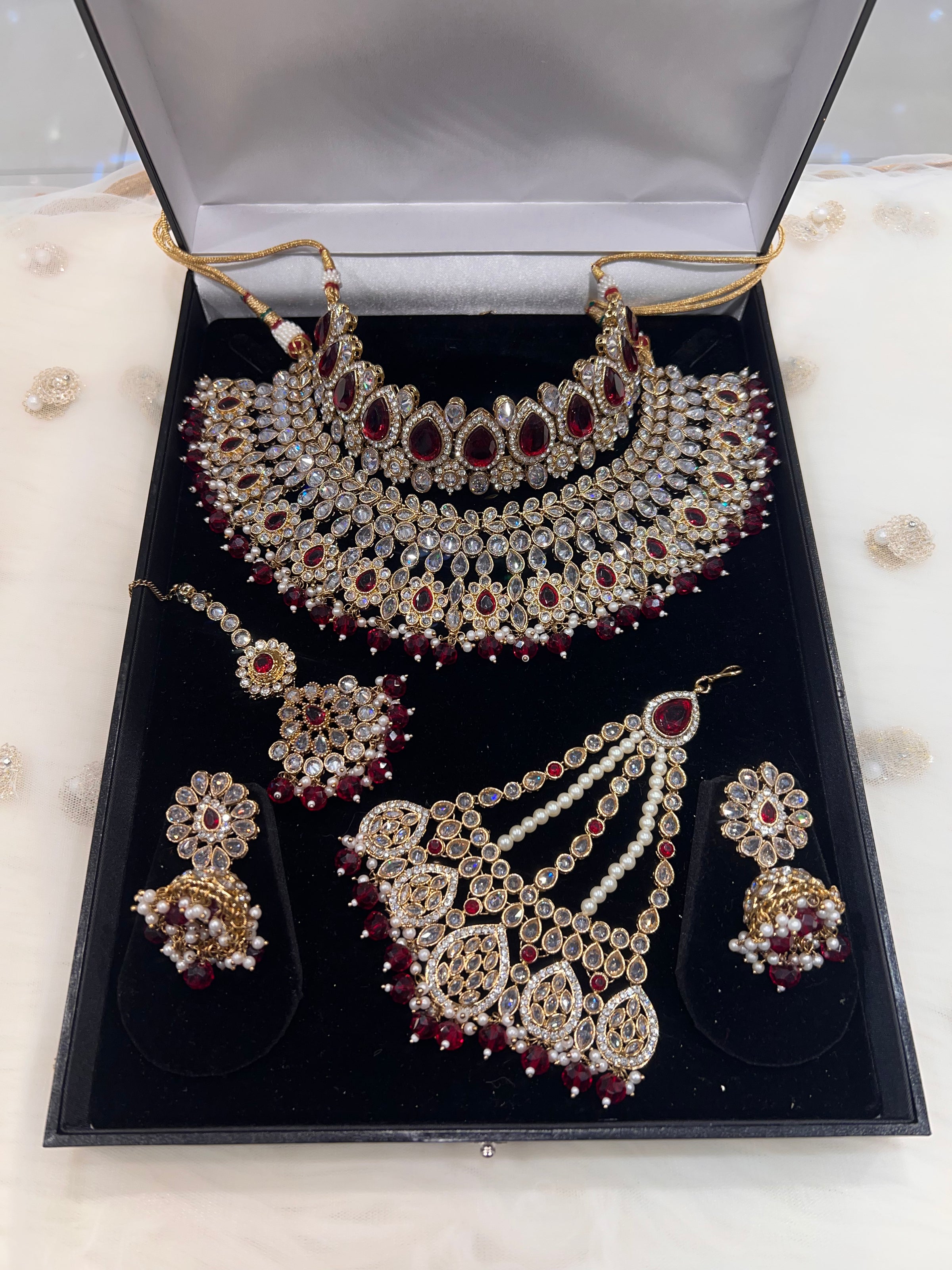 PALLAVI - White Gold/Maroon