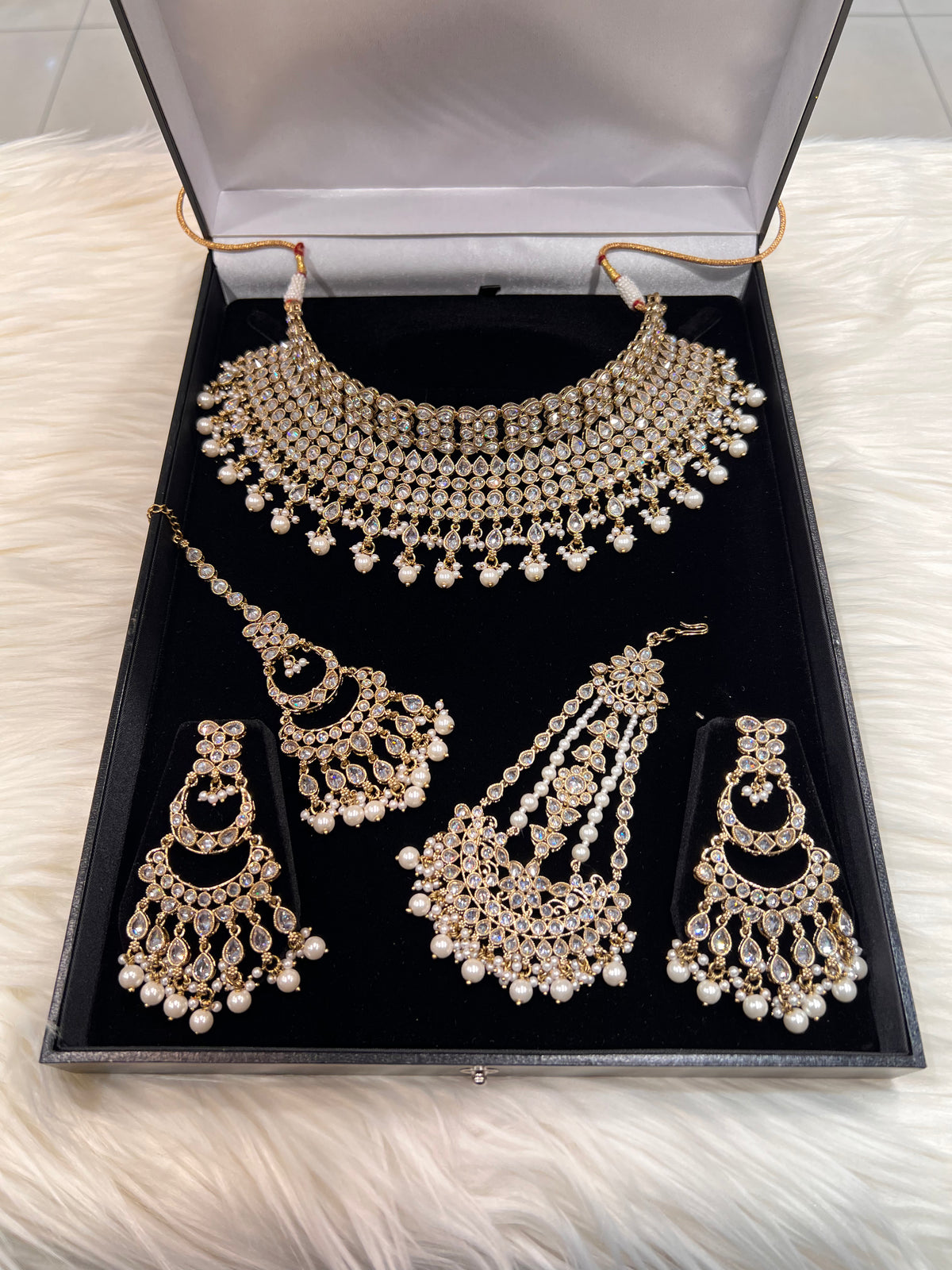 ZANIA - White/Gold